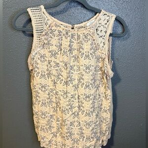 Lauren Conrad Sleeveless Lace Blouse with Floral Print size M (SKU 139)